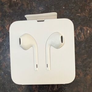 Apple White EarPods with Lightning Connector
